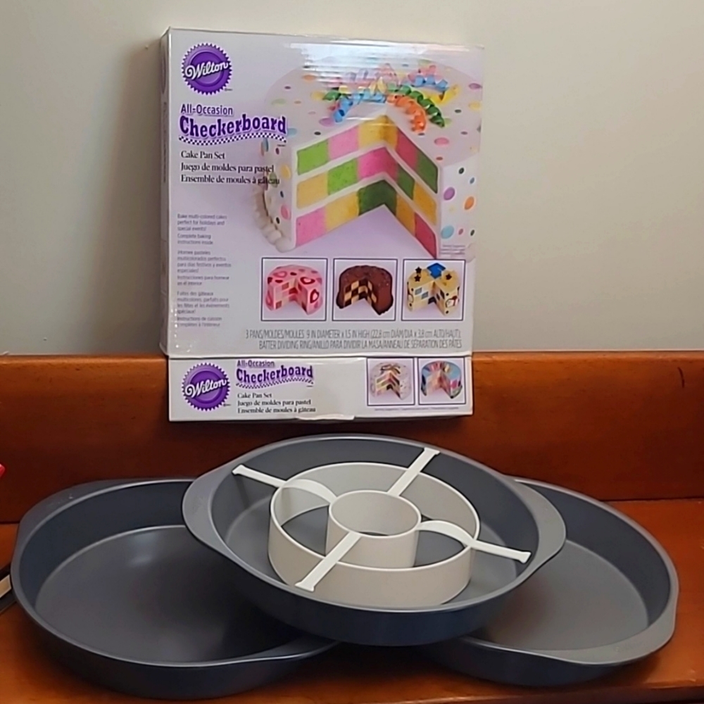 Wilton Checkerboard Cake Pan Set of 3
